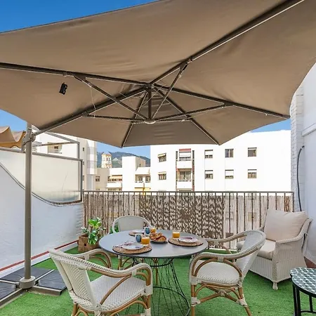 Modern 1 Bedroom Apartment, Steps From The Sea & Downtown Apartment