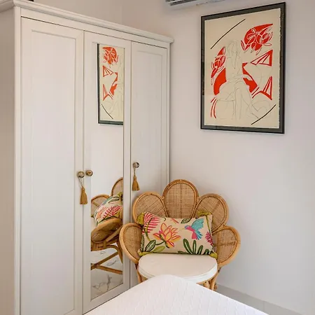 Modern 1 Bedroom Apartment, Steps From The Sea & Downtown