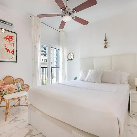 Apartment Modern 1 Bedroom Apartment, Steps From The Sea & Downtown