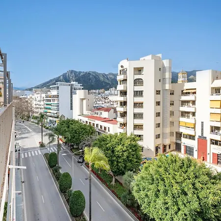 Modern 1 Bedroom Apartment, Steps From The Sea & Downtown * Marbella